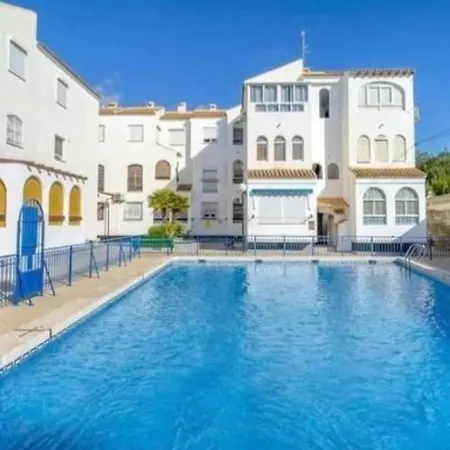 Nella, 300 M From The Swimming Pool Apartment Torrevieja